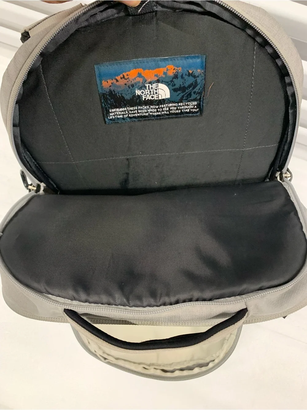 The North Face Borealis FlexVent Backpack Gray/Black 16